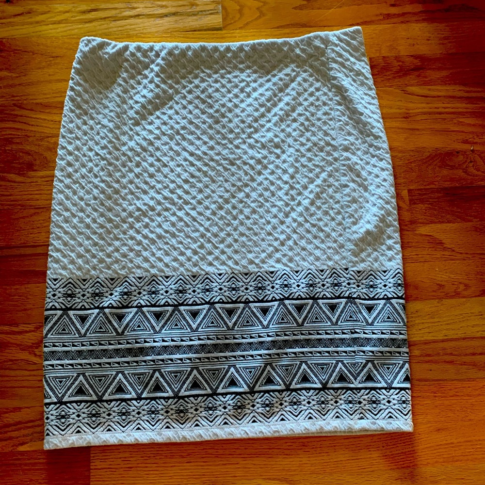 41 Hawthorne Stitchfix White-Black Geometric Print